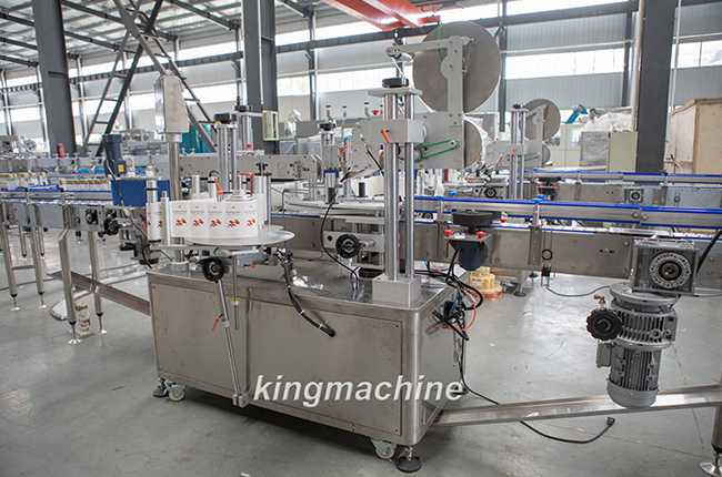 三面貼標(biāo)機(jī)（正面、反面、頂部）